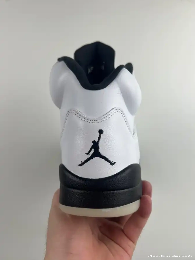 Official Maikesneakers AIR RETRO DD0587-110 BLACK' 'WHITE JORDAN 5 0607